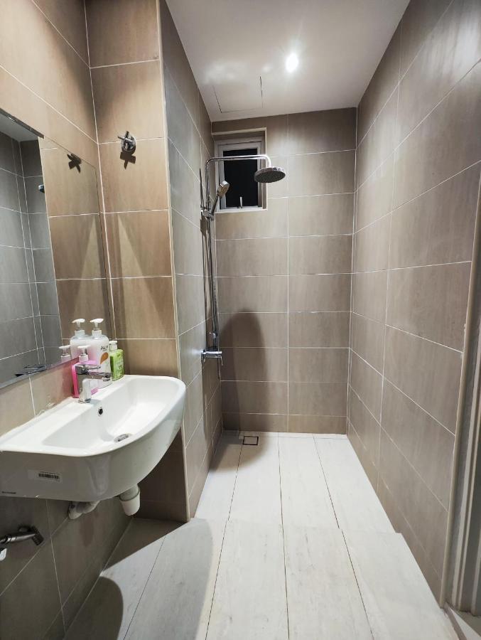 Apartemen Twin Galaxy Newly Renovated And Cozy 2bedroom Free Carpark Wifi Netflix *